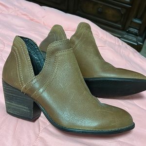 Size 10 Brown Steve Madden Boots